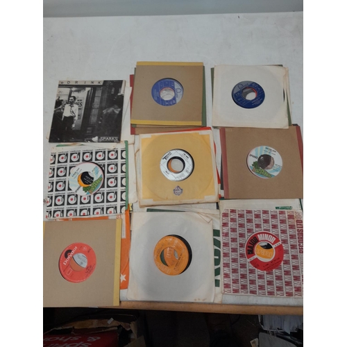 302 - 45 x vinyl single records, many interesting titles, rock and pop from the 1960s - late 1980s, from a... 