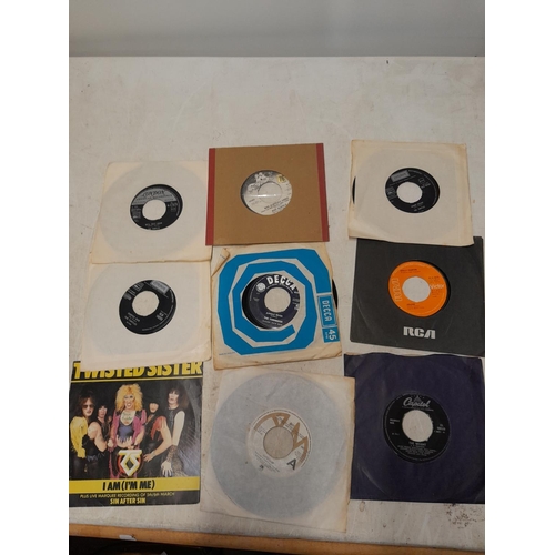 302 - 45 x vinyl single records, many interesting titles, rock and pop from the 1960s - late 1980s, from a... 