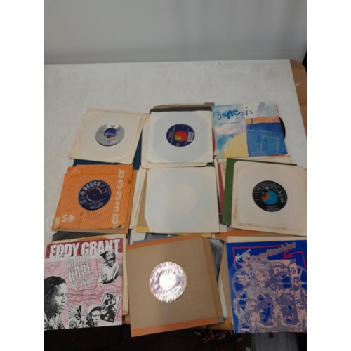 304 - 57  x vinyl single records, many interesting titles, rock and pop from the 1960s - late 1980s, from ... 