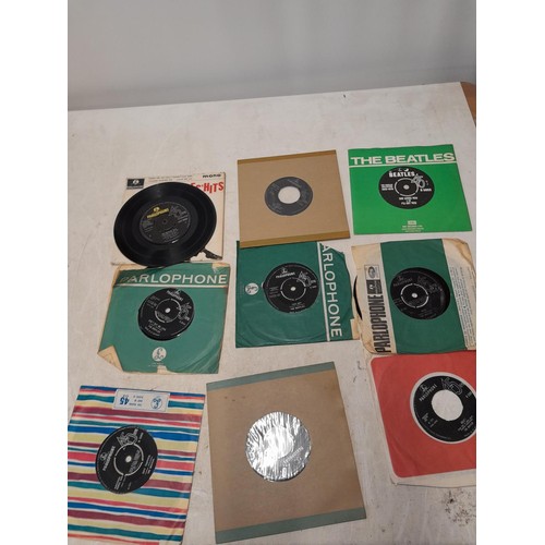 306 - Beatles vinyl record singles & EPs