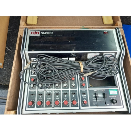 329 - HH SM 200 Stereo mixing equipment