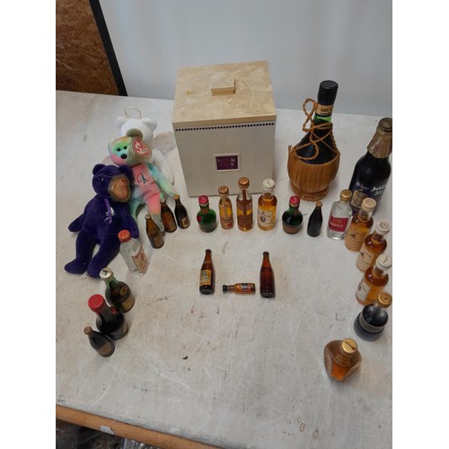 335 - Melini 1969 Chianti various miniatures including whisky  , Silk Cut advertising ice bucket & 3 x TY ... 