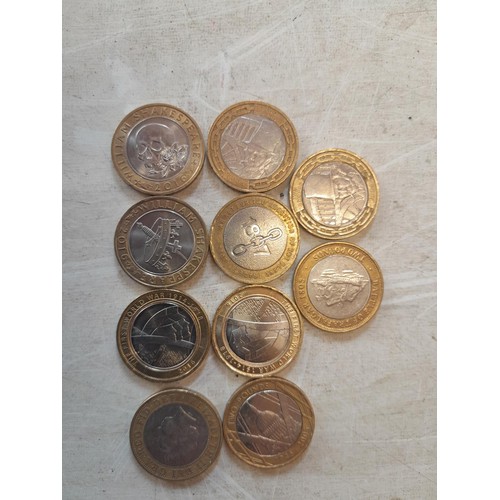 366 - 10 x collectable reverse head £2 coins