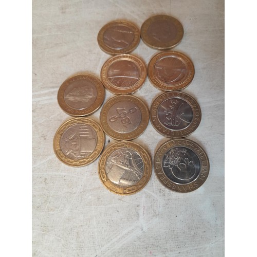 366 - 10 x collectable reverse head £2 coins