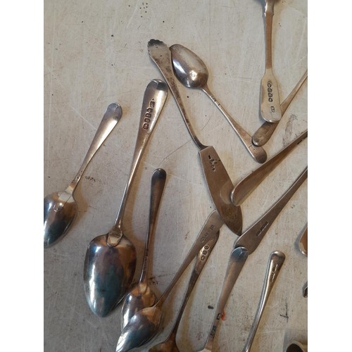 401 - Assorted solid silver teaspoons from the 19th century onwards, various dates, assay offices and make... 