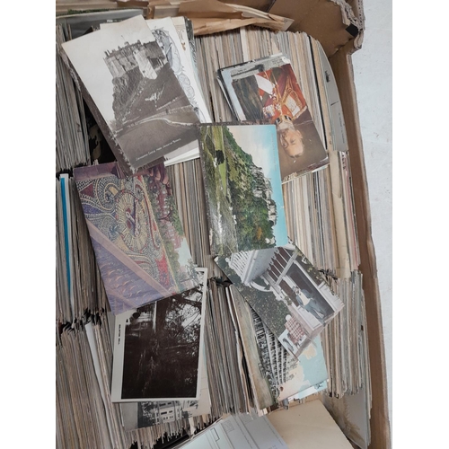 29 - Large collection of early - latter part of 20th century coloured and black and white multithematic p... 