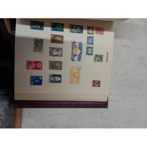 52 - Stamps of UK, Commonwealth and World offered mint and used in five albums