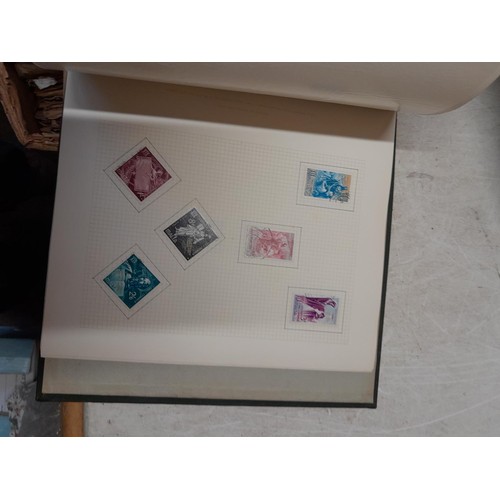 52 - Stamps of UK, Commonwealth and World offered mint and used in five albums