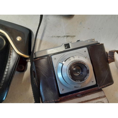 102 - Vintage Praktica camera and Digma camera