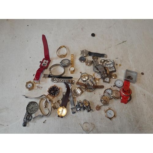 459 - Assorted modern and vintage watch spares