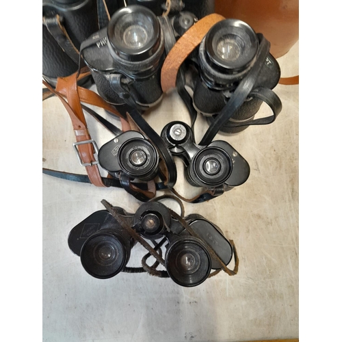 465 - Various pairs of binoculars : Tento 12 x 40, Prismatic 8 x 40, Aquilus 8 x 25 & Delacroix 8 x 25