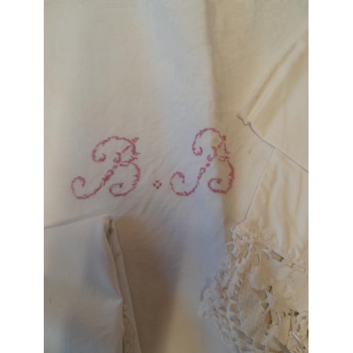 126 - Embroidered cotton table cloth and other table linen