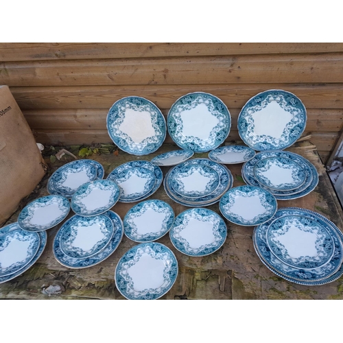 180 - Late Victorian F & S Argyll pattern blue and white dinner ware, including graduated serving dishes, ... 