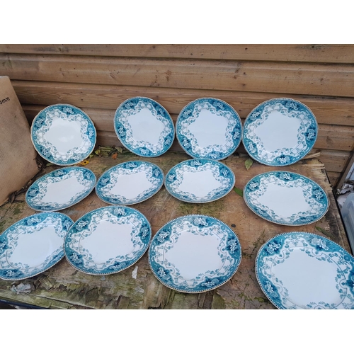 180 - Late Victorian F & S Argyll pattern blue and white dinner ware, including graduated serving dishes, ... 