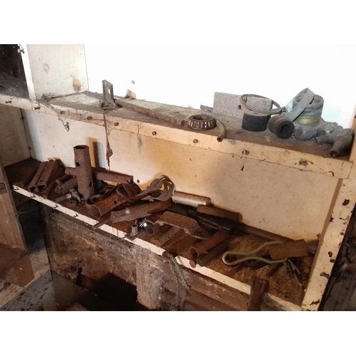 256 - Assorted gate iron ware, sockets  etc.