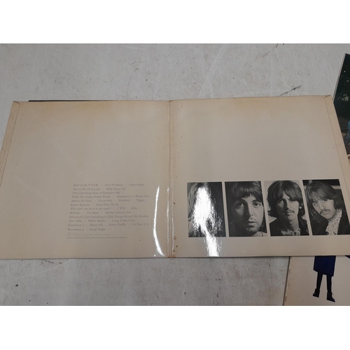 336 - 4 x vinyl record albums : The Beatles : White Album No 0395317 with lyric sheet GC apart from named ... 