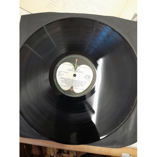 336 - 4 x vinyl record albums : The Beatles : White Album No 0395317 with lyric sheet GC apart from named ... 