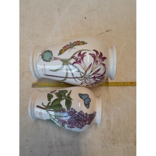 39 - Portmeirion Botanicals : 2 x vases in good order