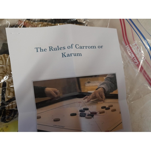 118 - Gaming board : Caroom, Indian board game with accessories