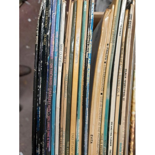 30 - Multithematic collection of vinyl record albums