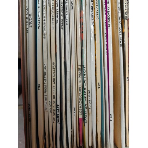 30 - Multithematic collection of vinyl record albums