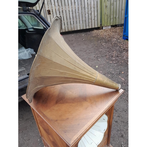 497 - Large brass gramophone horn