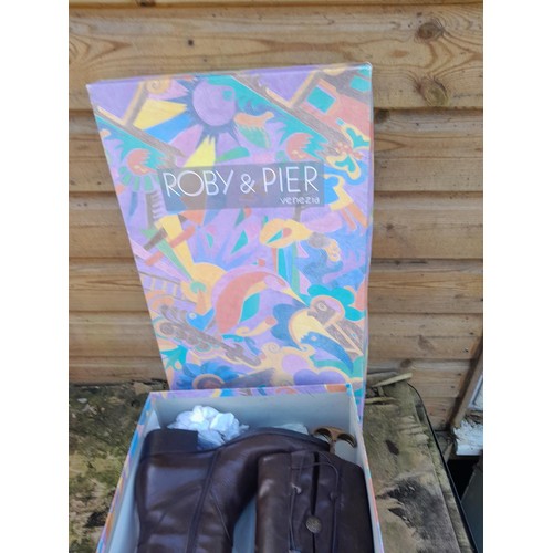 1 - Pair of Roby & Pier of Venice boots boxed lightly used size 39 (EURO) 6.5 UK