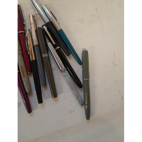 21 - Vintage pens : Parker Paper Mate, Osmiroid and other some for spares