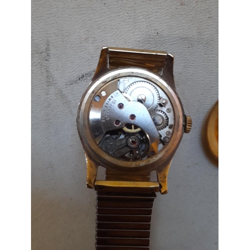 26 - Vintage Gents wristwatch by Fortex in hallmarked 9 ct gold case with 15 jewel Swiss movement and art... 