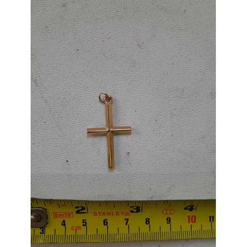 30 - Hallmarked 9 ct gold crucifix 3.2 g