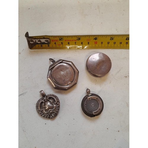 78 - Odd silver items, coin case, compact etc