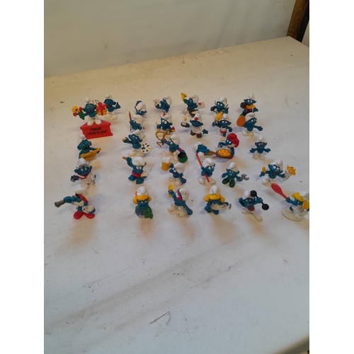 139 - 30 x resin Smurf collectable figures from late 1970s - 1980s