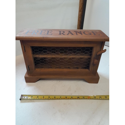 294 - Vintage style egg storage box