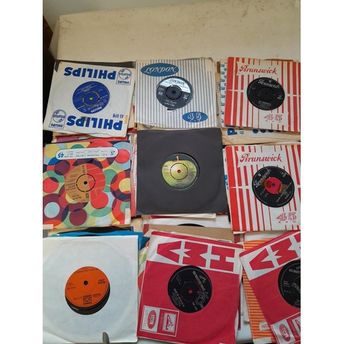 481 - Various vinyl record singles : commercial pop from 1960s onwards, promo included