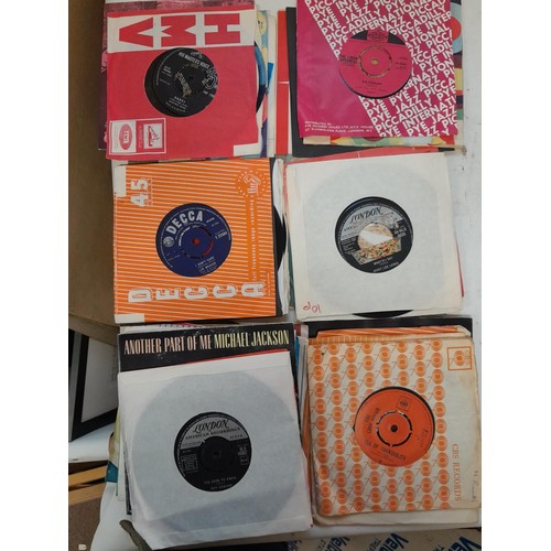 481 - Various vinyl record singles : commercial pop from 1960s onwards, promo included