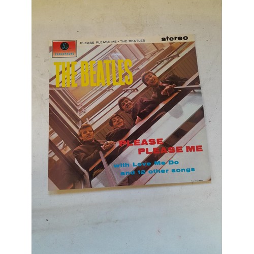 63 - 1 x vinyl record album : The Beatles : Please Please Me, record condition near mint