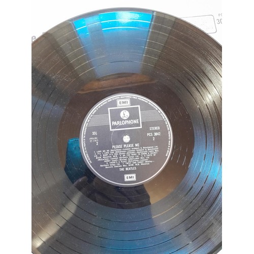 63 - 1 x vinyl record album : The Beatles : Please Please Me, record condition near mint