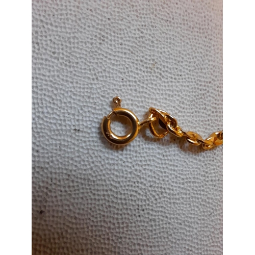 79 - Clearly marked 91.6 (22 kt) gold necklace 13.8 g