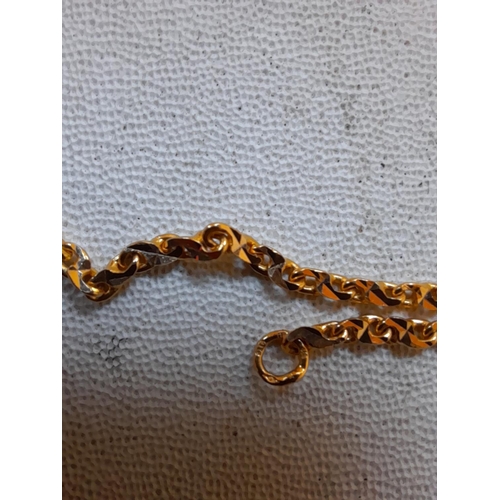 79 - Clearly marked 91.6 (22 kt) gold necklace 13.8 g