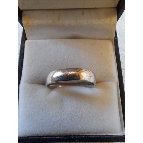 90 - Clearly marked .950 platinum wedding band size N, 5 g