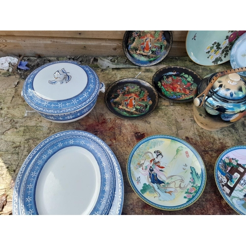 99 - decorative china : collector wall plates, blue and white , Spanish figure NOT Lladro etc.