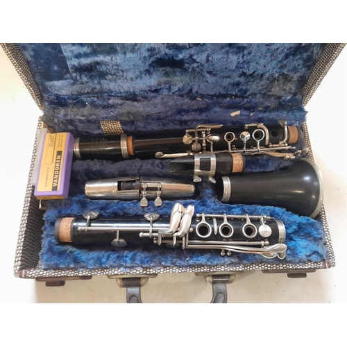 165 - Vintage Selmer Studente Console clarinet in faux snake skin hardboard case