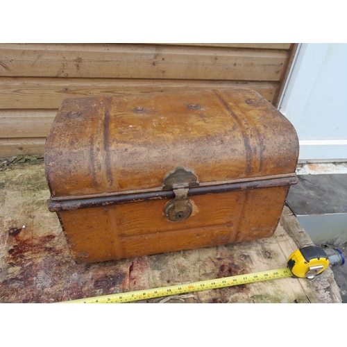 179 - Small vintage painted tin trunk and electrical computing interest items, tester etc.