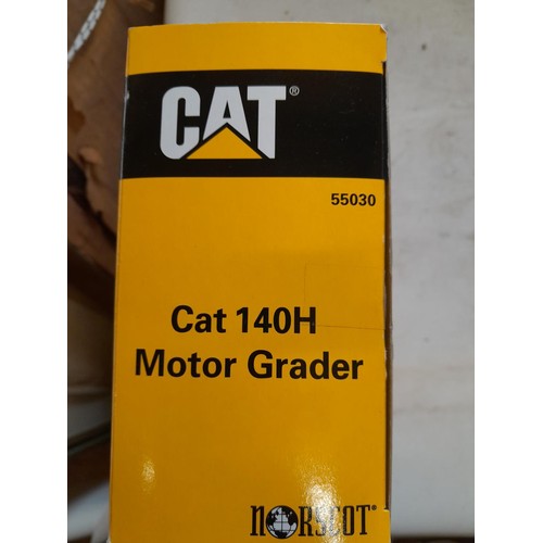 200 - Die cast toy car : Norscot 1:50 scale Cat 140 H Motor Grader