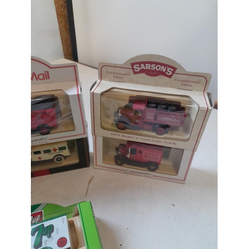 208 - Die cast toy cars : Lledo