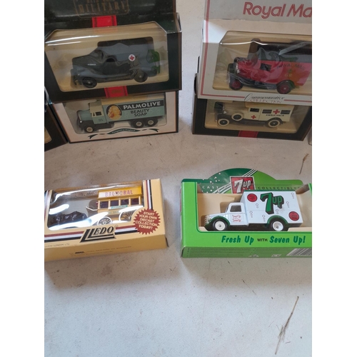 208 - Die cast toy cars : Lledo