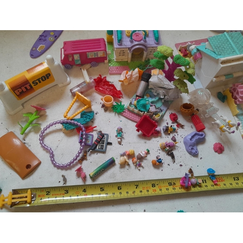 220 - Polly Pocket accessories