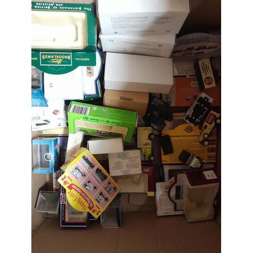 235 - Large array of unboxed die cast toy cars, advertising Lledo, and others, with some loose empty boxes