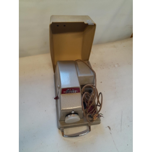 386 - Vintage Aldis projector in case