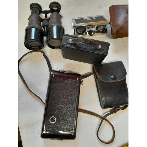 489 - Vintage cameras : Kodak and others